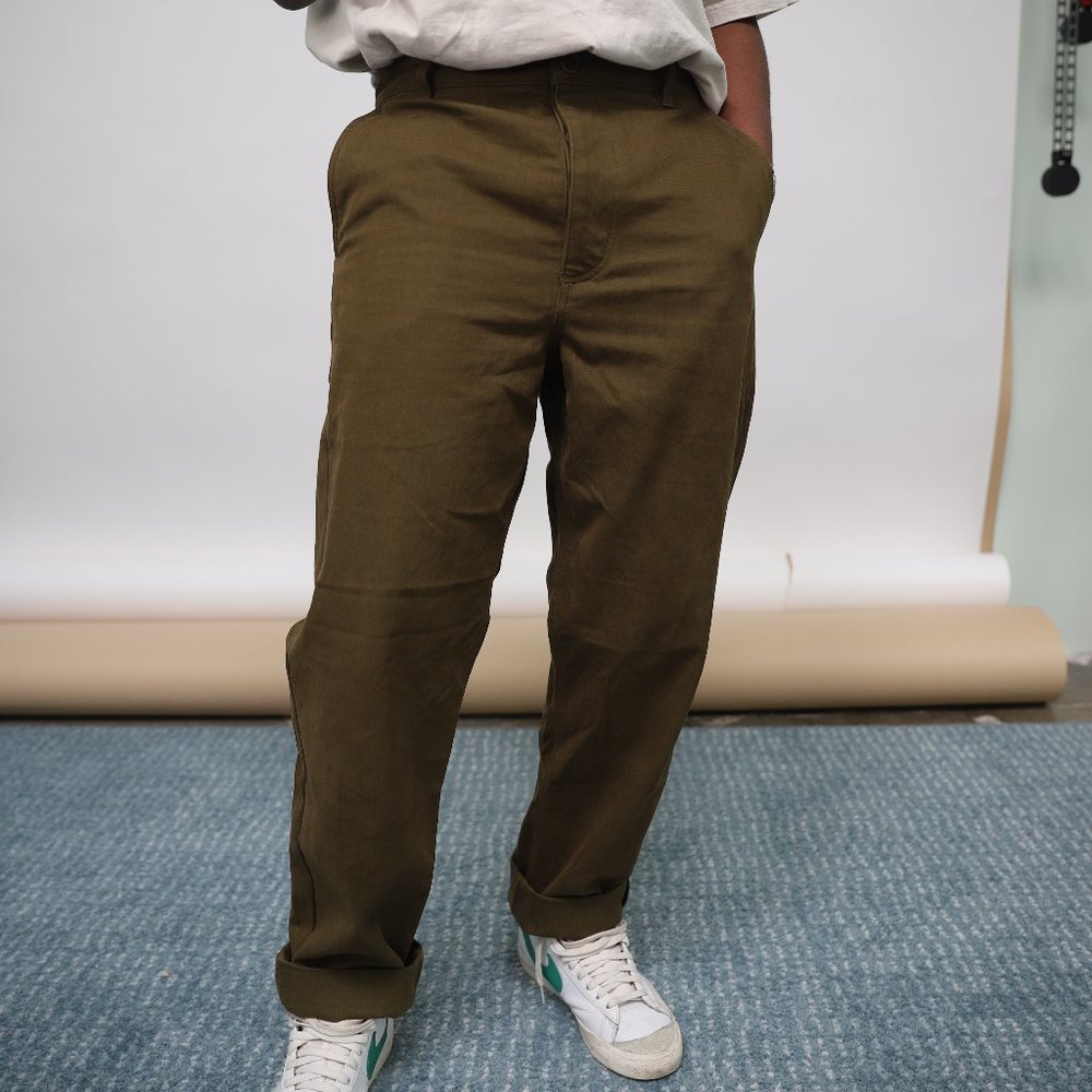 STRAIGHT-FIT CHINOS